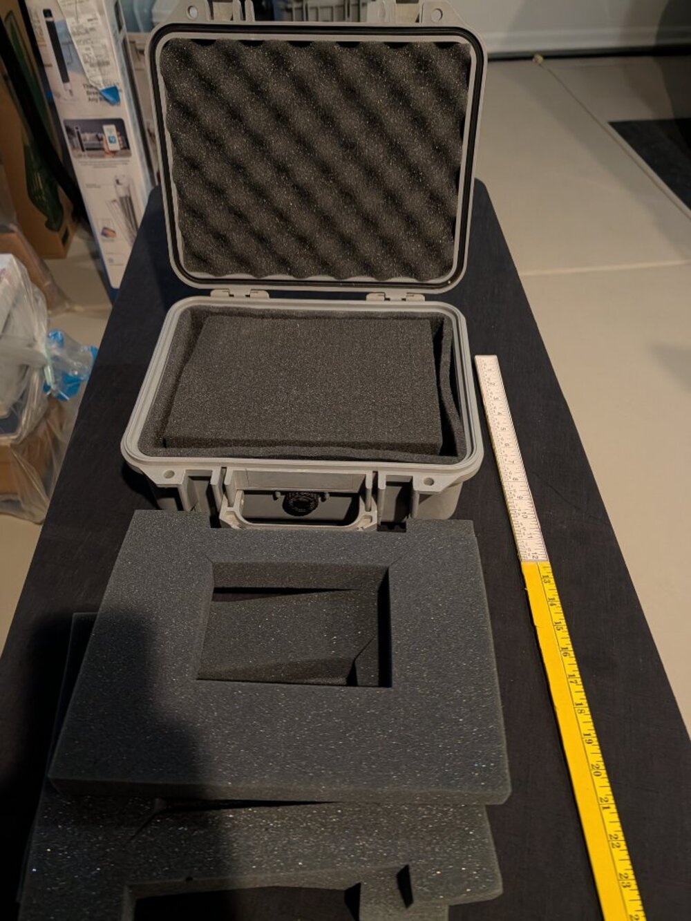 Pelican 1400NF Case (Silver) - Picture 14 of 15